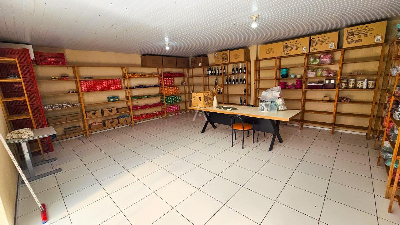 Casa Residencial para à venda no Bairro COUNTRY em CASCAVEL: