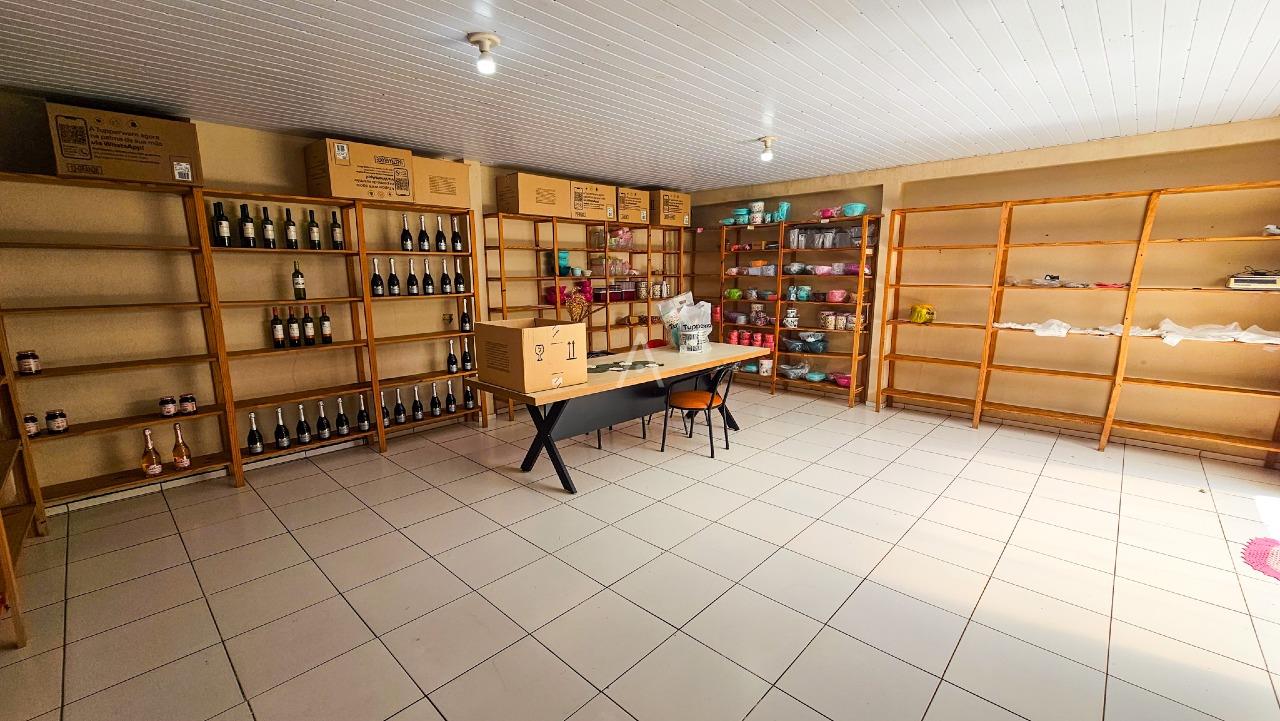 Casa Residencial para à venda no Bairro COUNTRY em CASCAVEL: