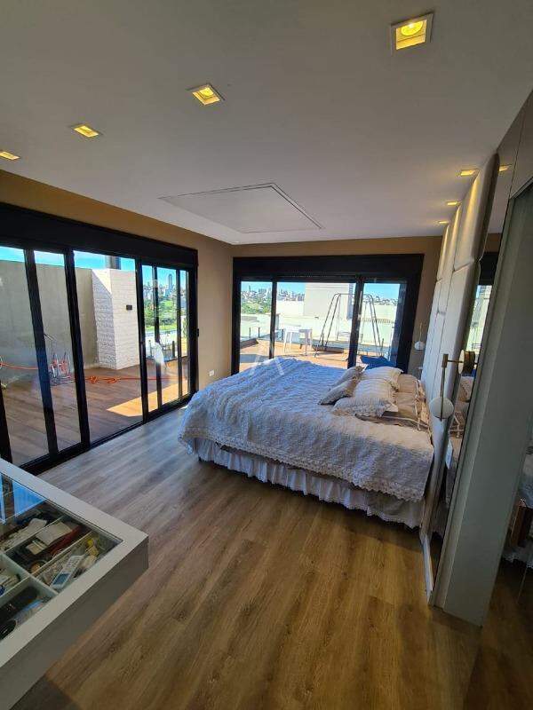 Sobrado para à venda no Bairro CANADA em CASCAVEL: 