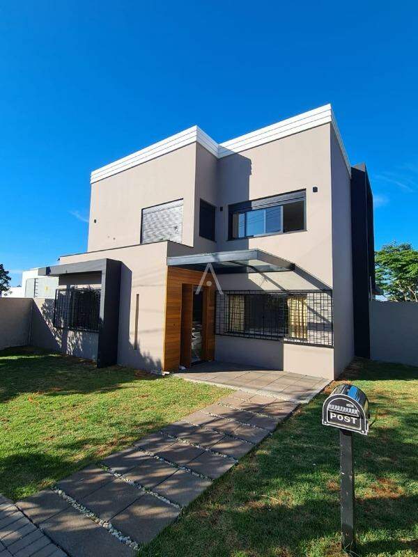 Sobrado para à venda no Bairro CANADA em CASCAVEL: 