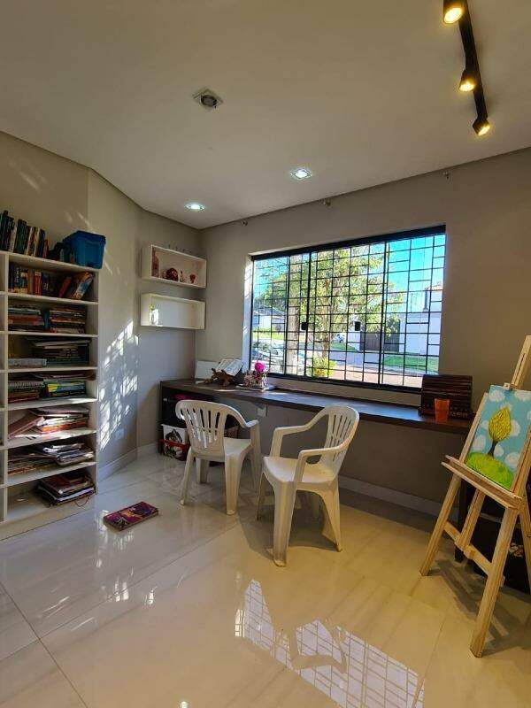 Sobrado para à venda no Bairro CANADA em CASCAVEL: 