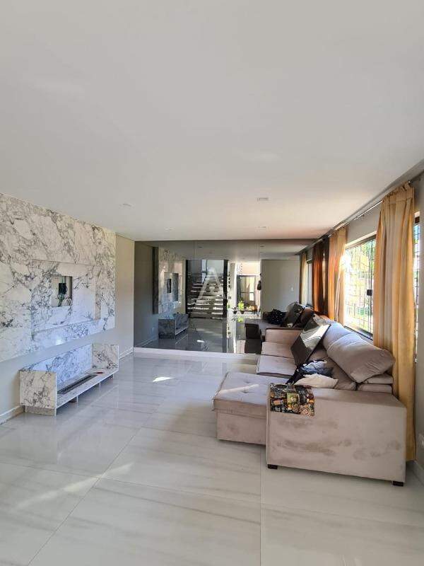 Sobrado para à venda no Bairro CANADA em CASCAVEL: 