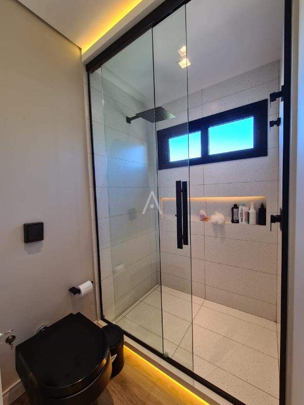 Sobrado para à venda no Bairro CANADA em CASCAVEL: 