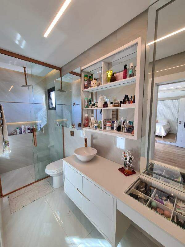 Sobrado para à venda no Bairro CANADA em CASCAVEL: 