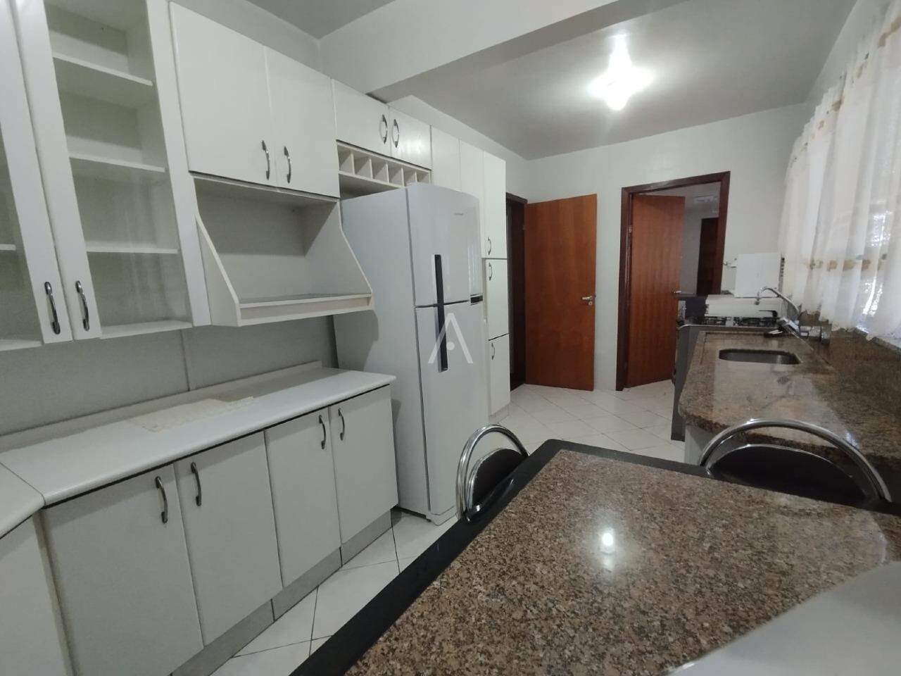 Apartamento para para aluguel no Bairro CENTRO em CASCAVEL: 