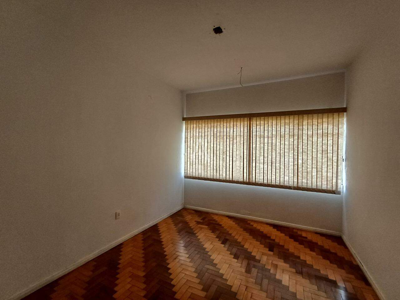 Casa Comercial para para aluguel no Bairro CENTRO em CASCAVEL: 