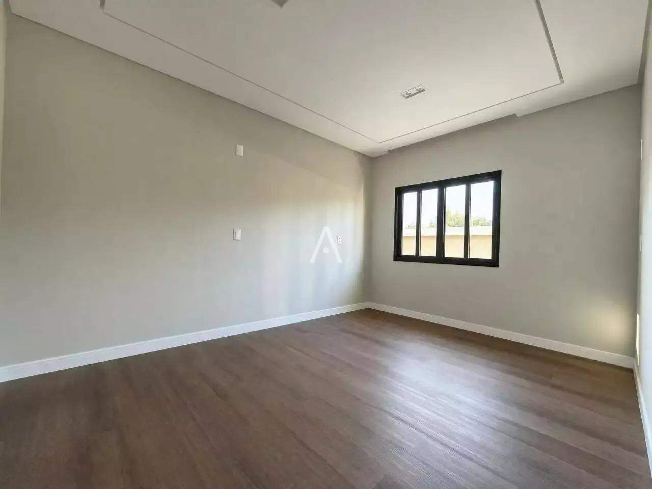 Sobrado para à venda no Bairro CASCAVEL VELHO em CASCAVEL: