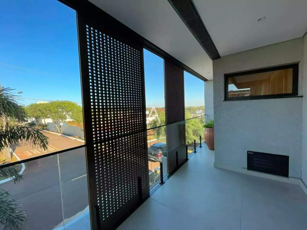 Sobrado para à venda no Bairro CASCAVEL VELHO em CASCAVEL: