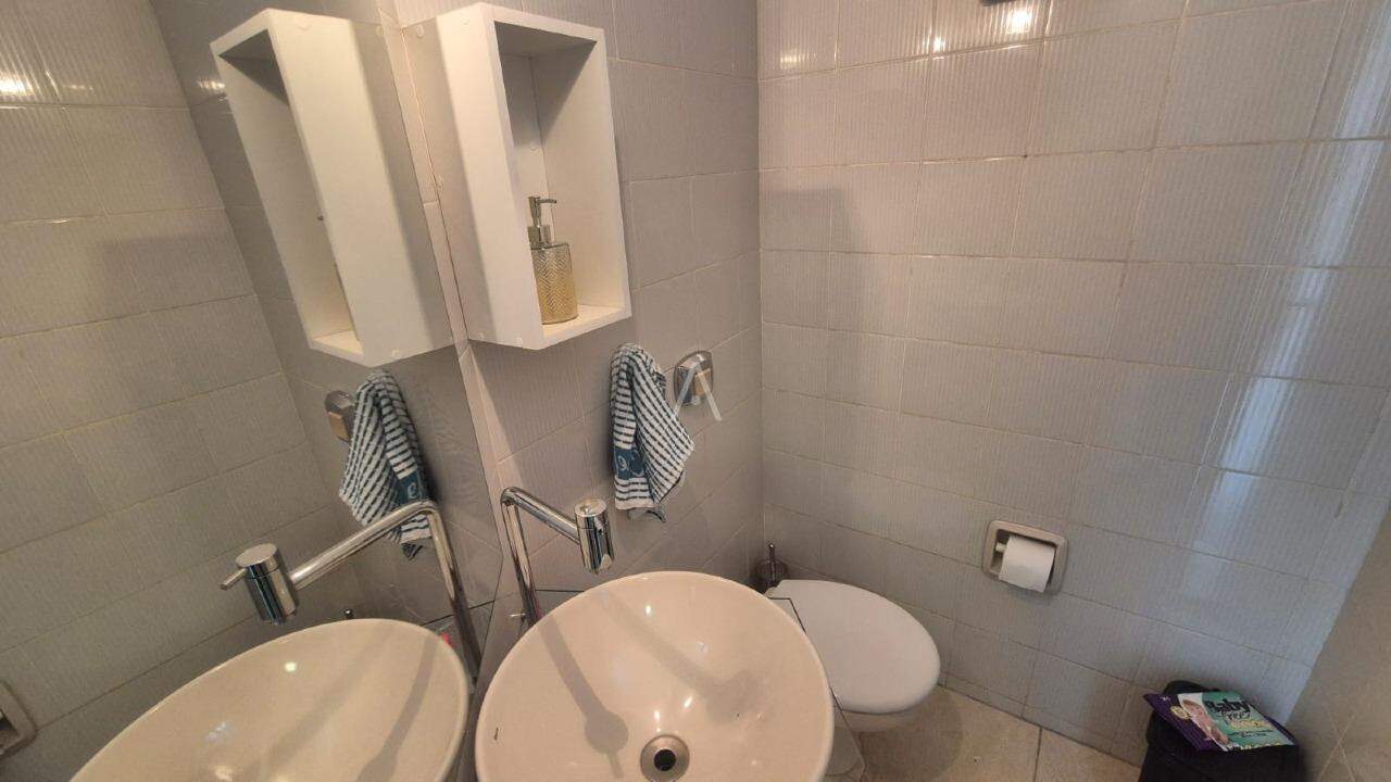 Sala Comercial para à venda no Bairro CENTRO em CASCAVEL: banheiro