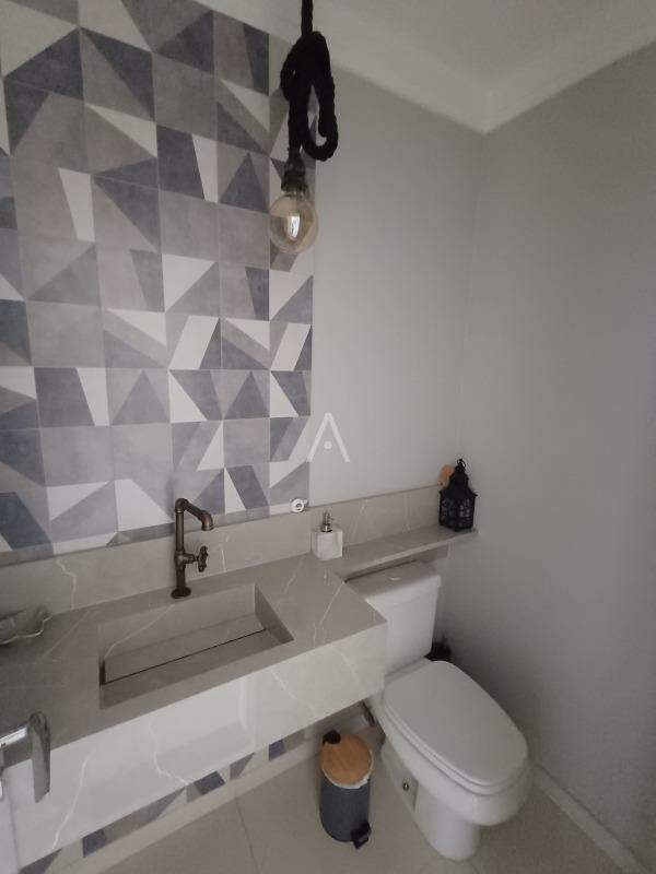 Apartamento para para aluguel no Bairro CENTRO em CASCAVEL: