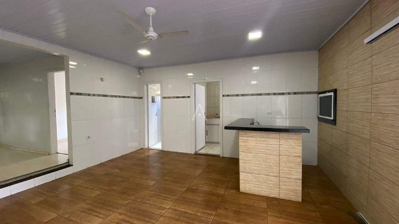Casa Residencial para à venda no Bairro 14 DE NOVEMBRO em CASCAVEL: 