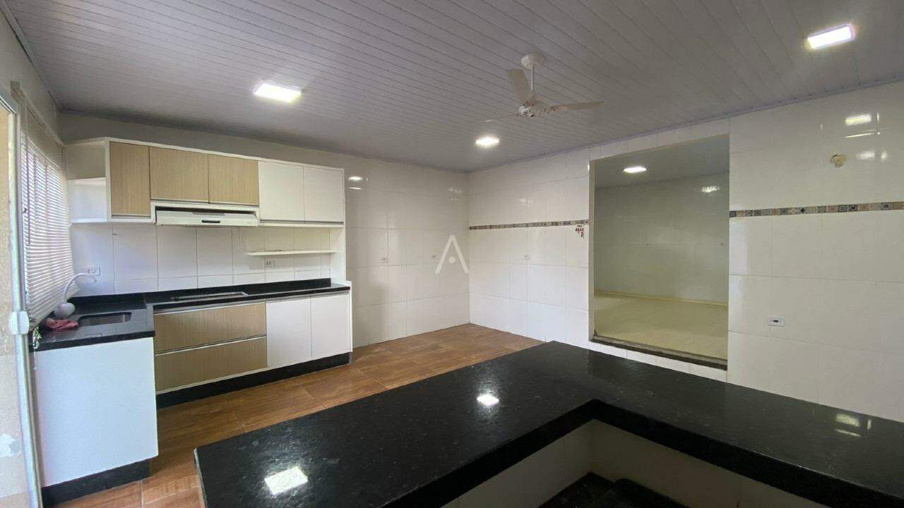 Casa Residencial para à venda no Bairro 14 DE NOVEMBRO em CASCAVEL: 