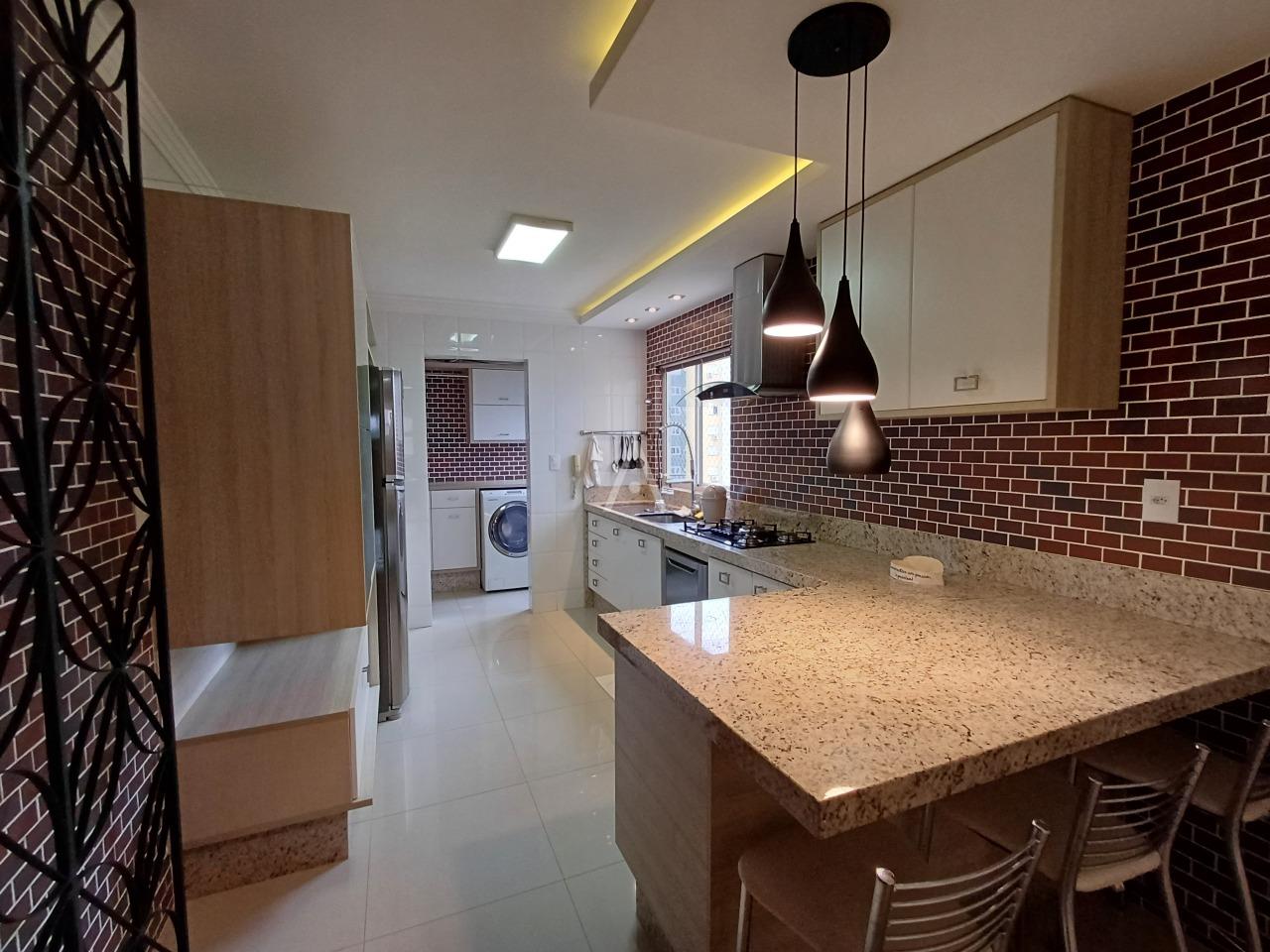 Apartamento para para aluguel no Bairro CENTRO em CASCAVEL: 