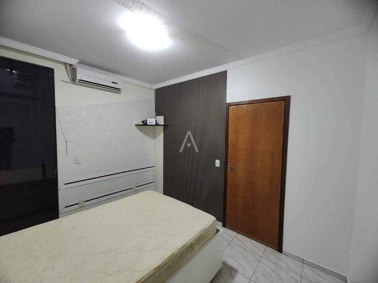 Casa Residencial para à venda no Bairro PARQUE VERDE em CASCAVEL: 