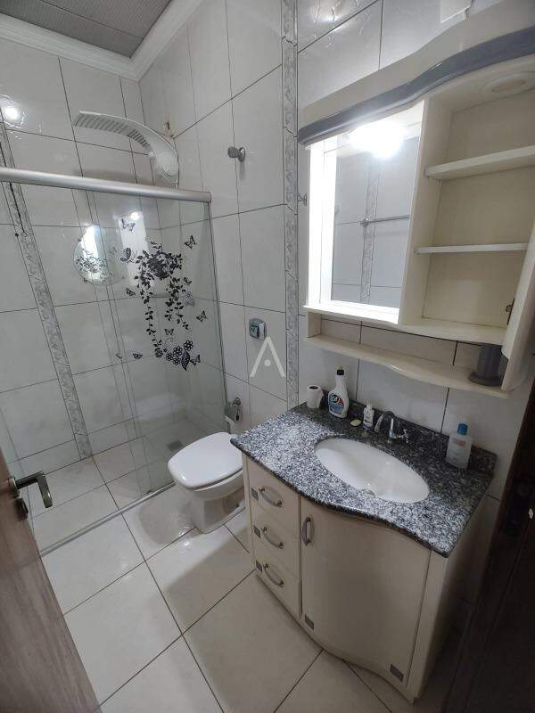 Casa Residencial para à venda no Bairro PARQUE VERDE em CASCAVEL: 