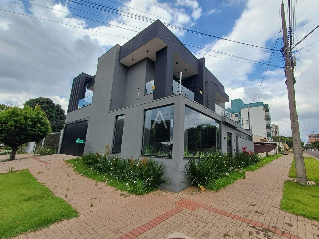 Sobrado para para aluguel no Bairro COQUEIRAL em CASCAVEL: 