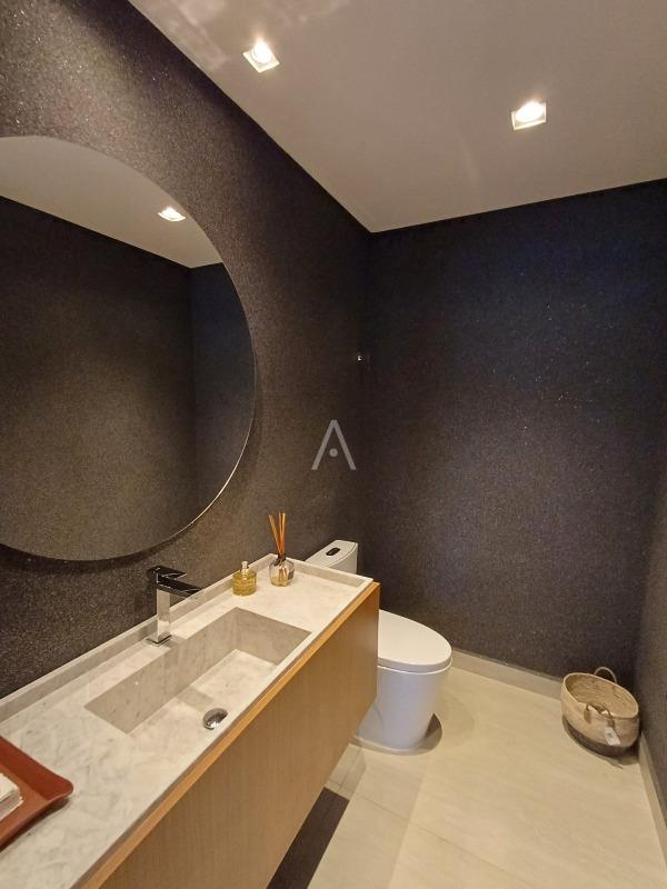 Sala Comercial para para aluguel no Bairro CENTRO em CASCAVEL: banheiro masculino no condominio