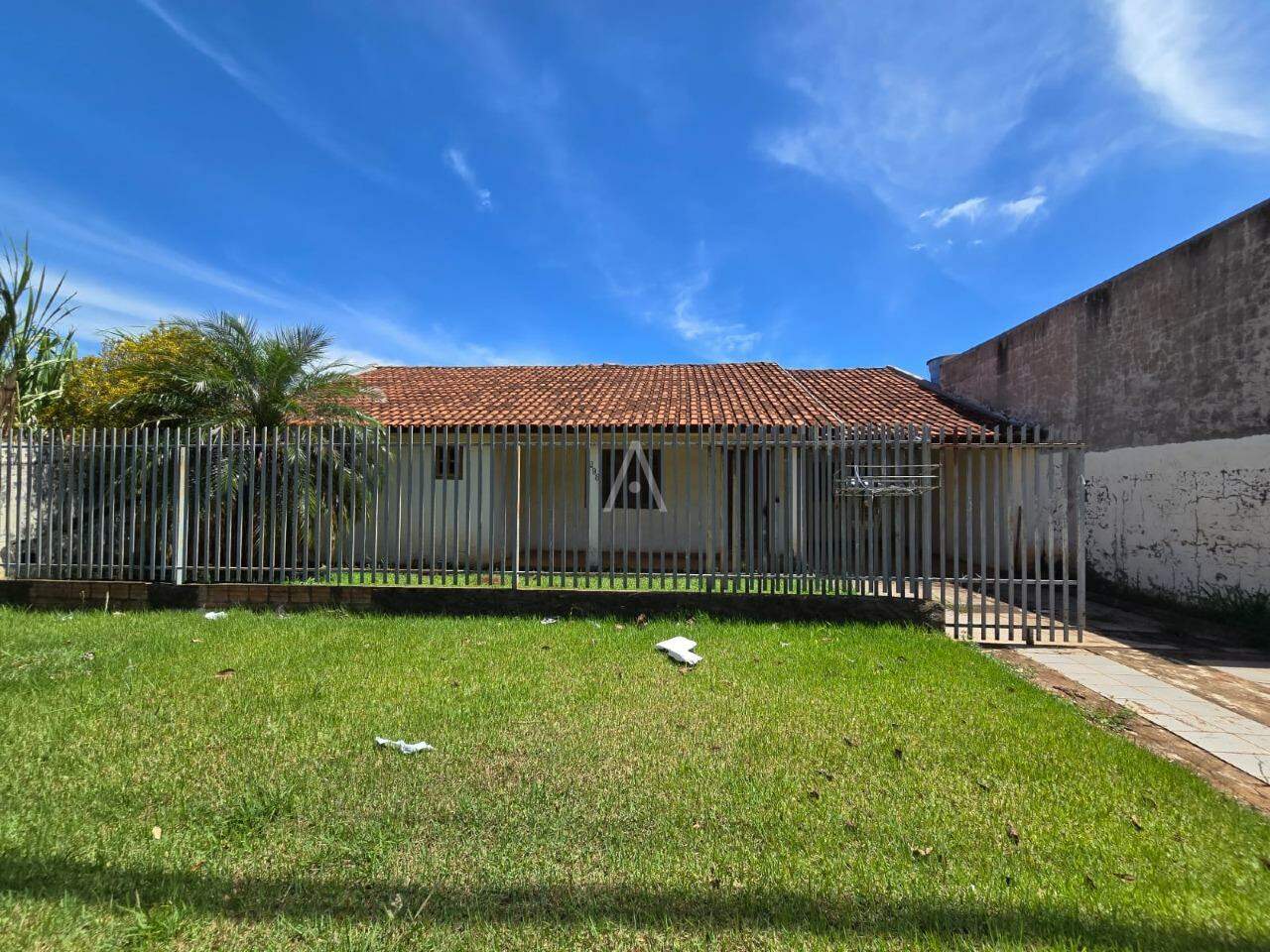 Casa Residencial para à venda no Bairro JARDIM COOPAGRO em TOLEDO: 