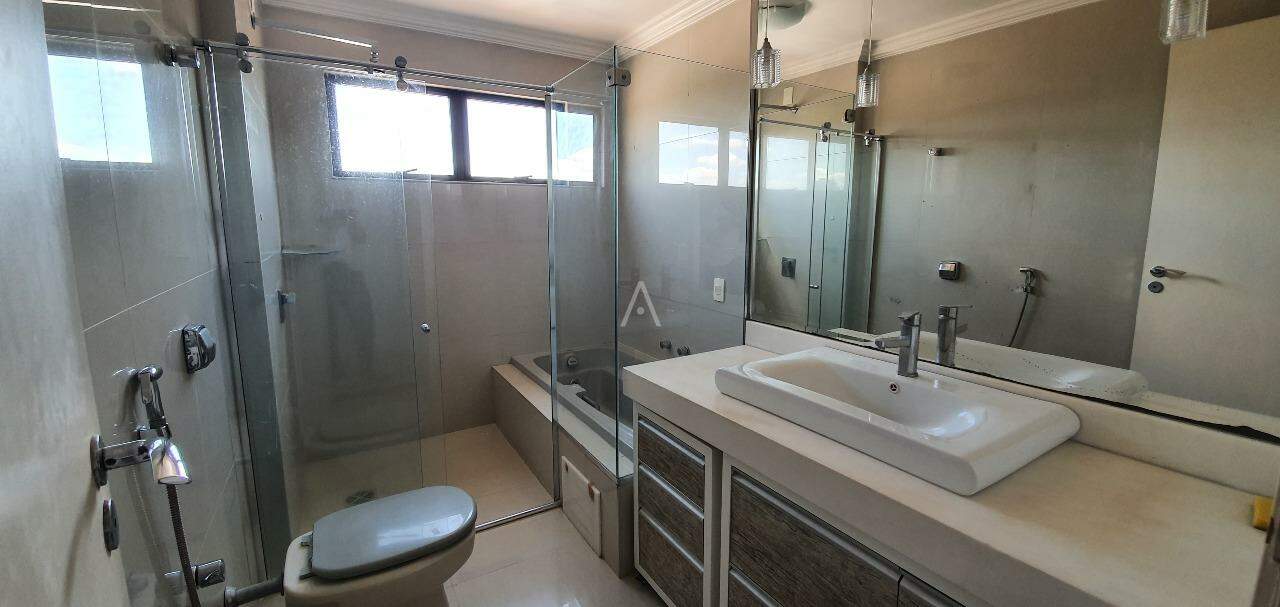 Apartamento para para aluguel no Bairro REGIAO DO LAGO em CASCAVEL: 