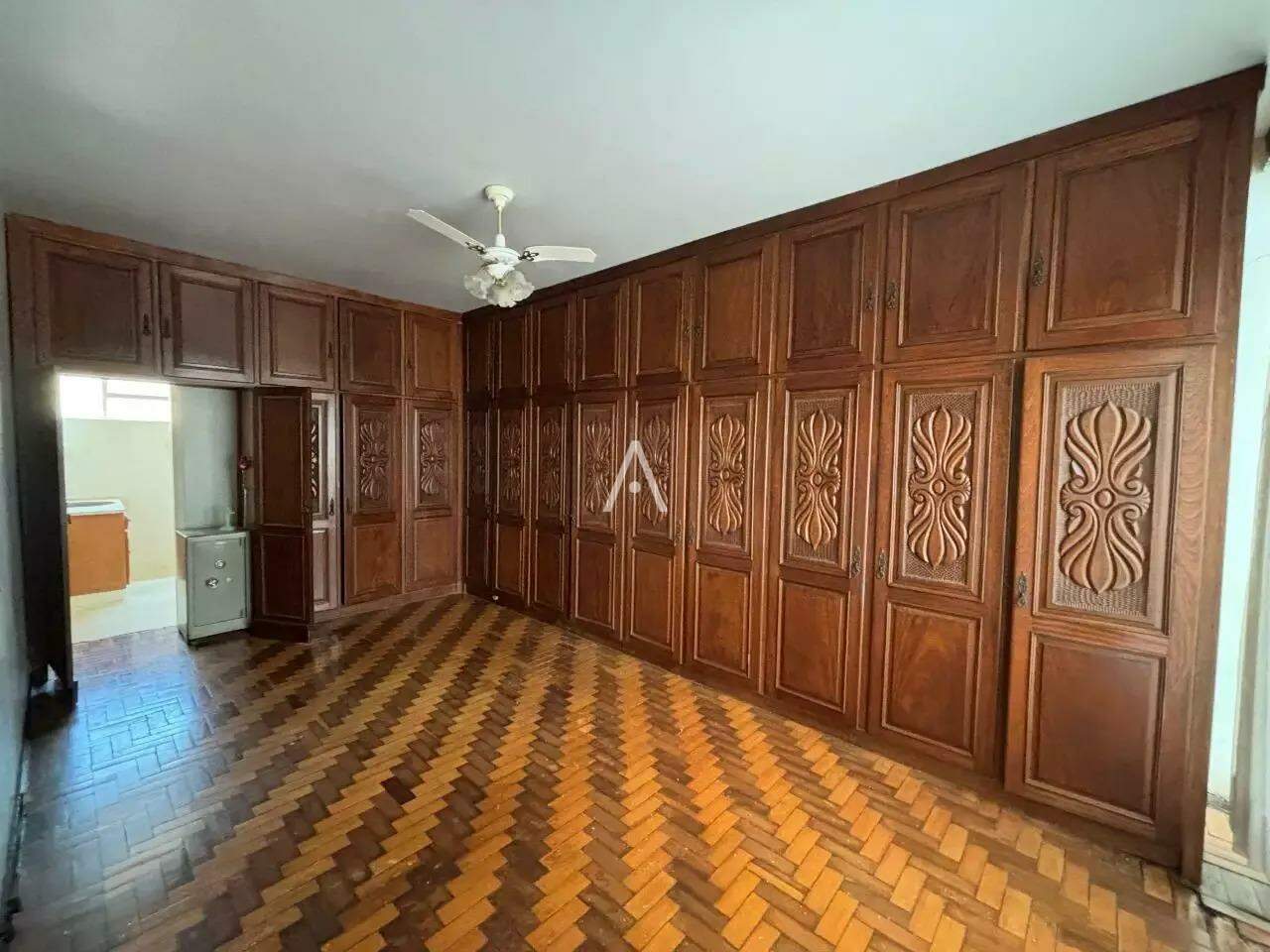 Casa Residencial para à venda no Bairro CENTRO em CASCAVEL: 