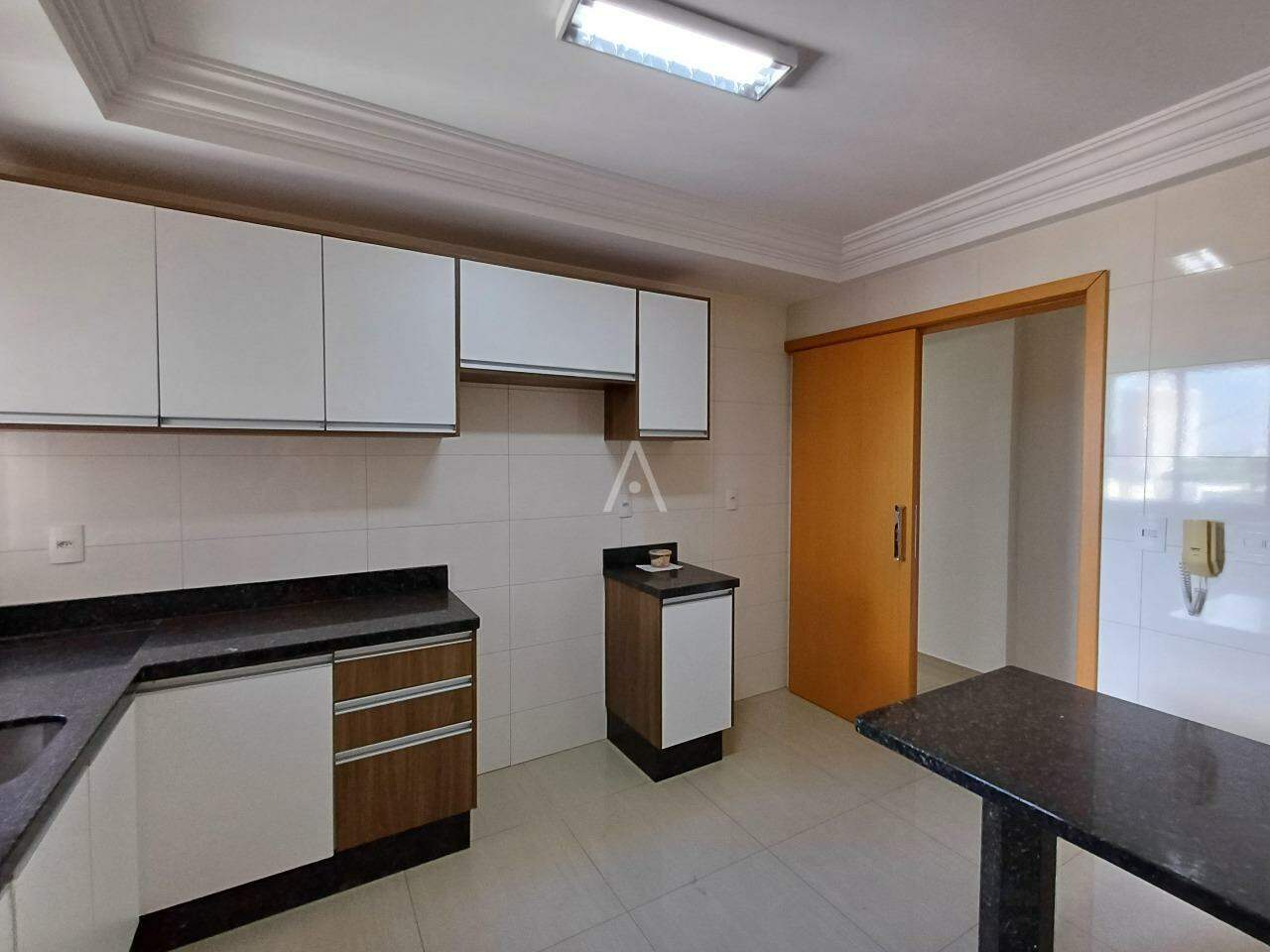 Apartamento para para aluguel no Bairro CENTRO em CASCAVEL: 