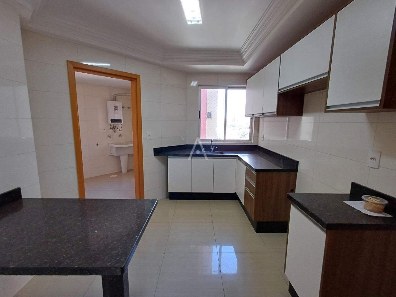 Apartamento para para aluguel no Bairro CENTRO em CASCAVEL: 