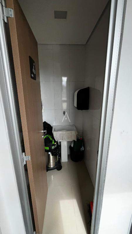 Sala Comercial para à venda no Bairro NEVA em CASCAVEL: