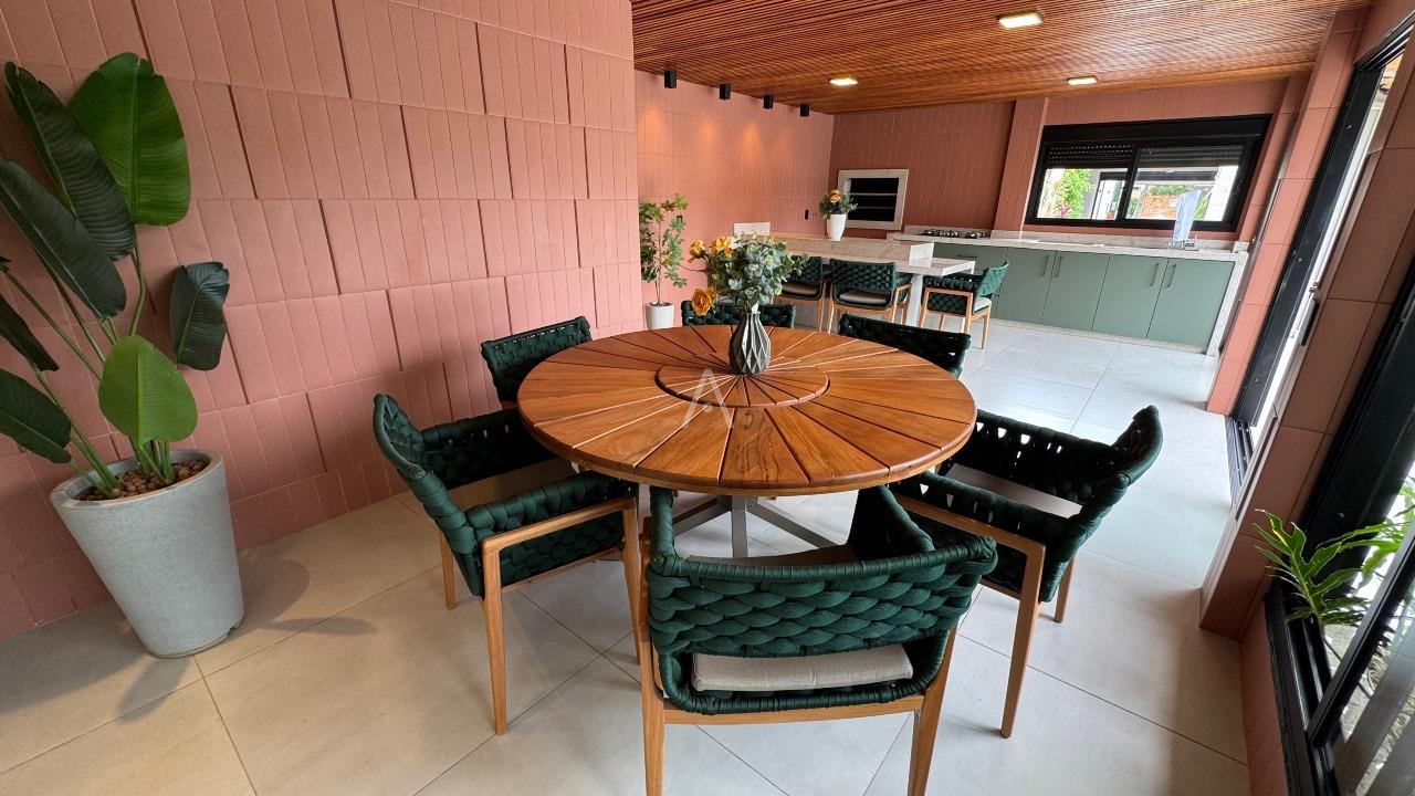 Casa Residencial para à venda no Bairro COUNTRY em CASCAVEL: