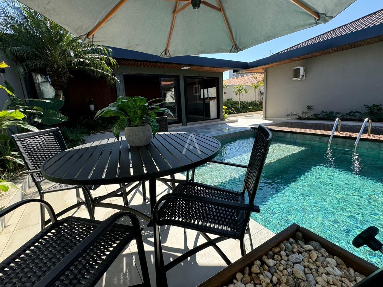 Casa Residencial para à venda no Bairro COUNTRY em CASCAVEL: