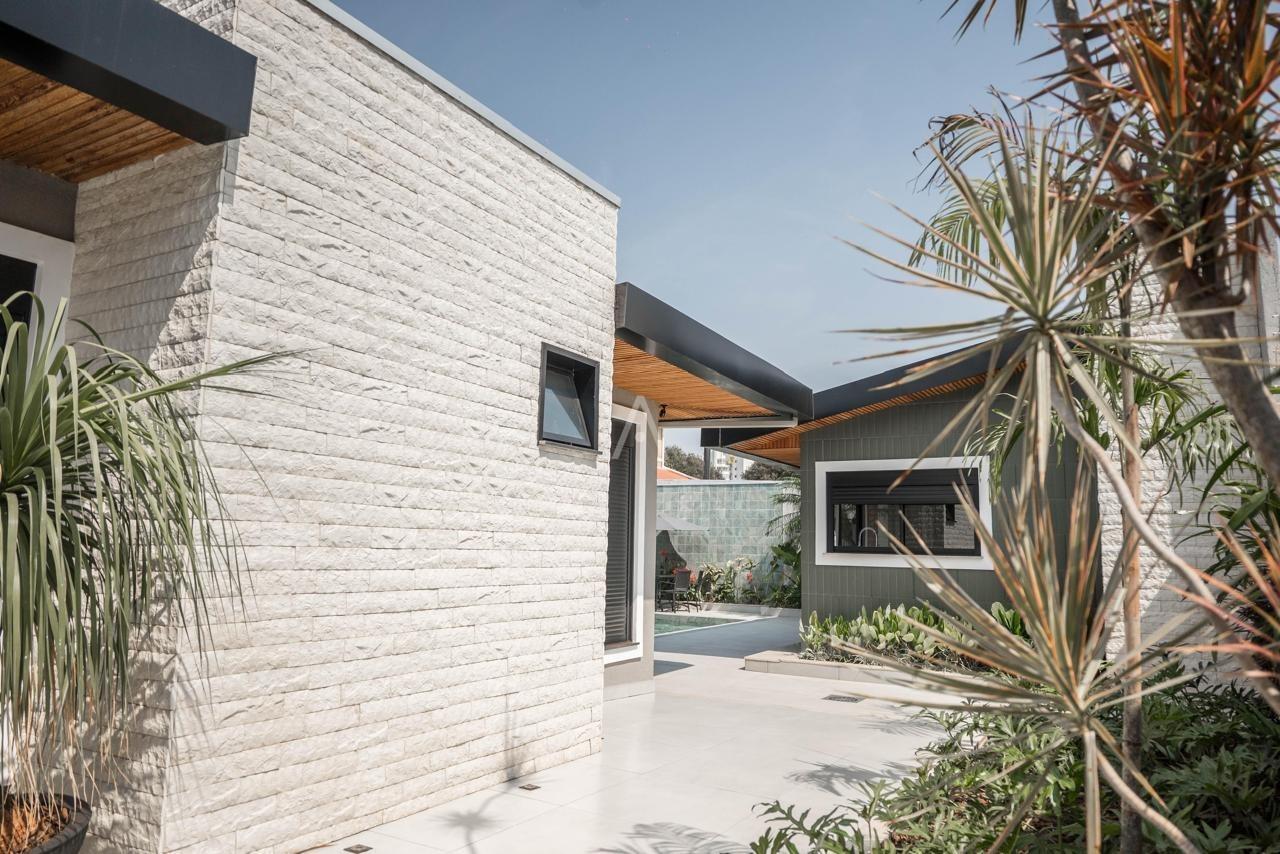 Casa Residencial para à venda no Bairro COUNTRY em CASCAVEL: