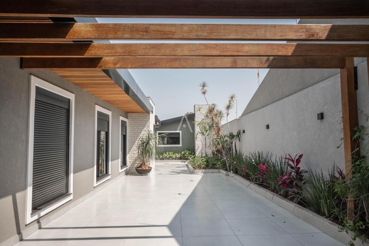 Casa Residencial para à venda no Bairro COUNTRY em CASCAVEL: