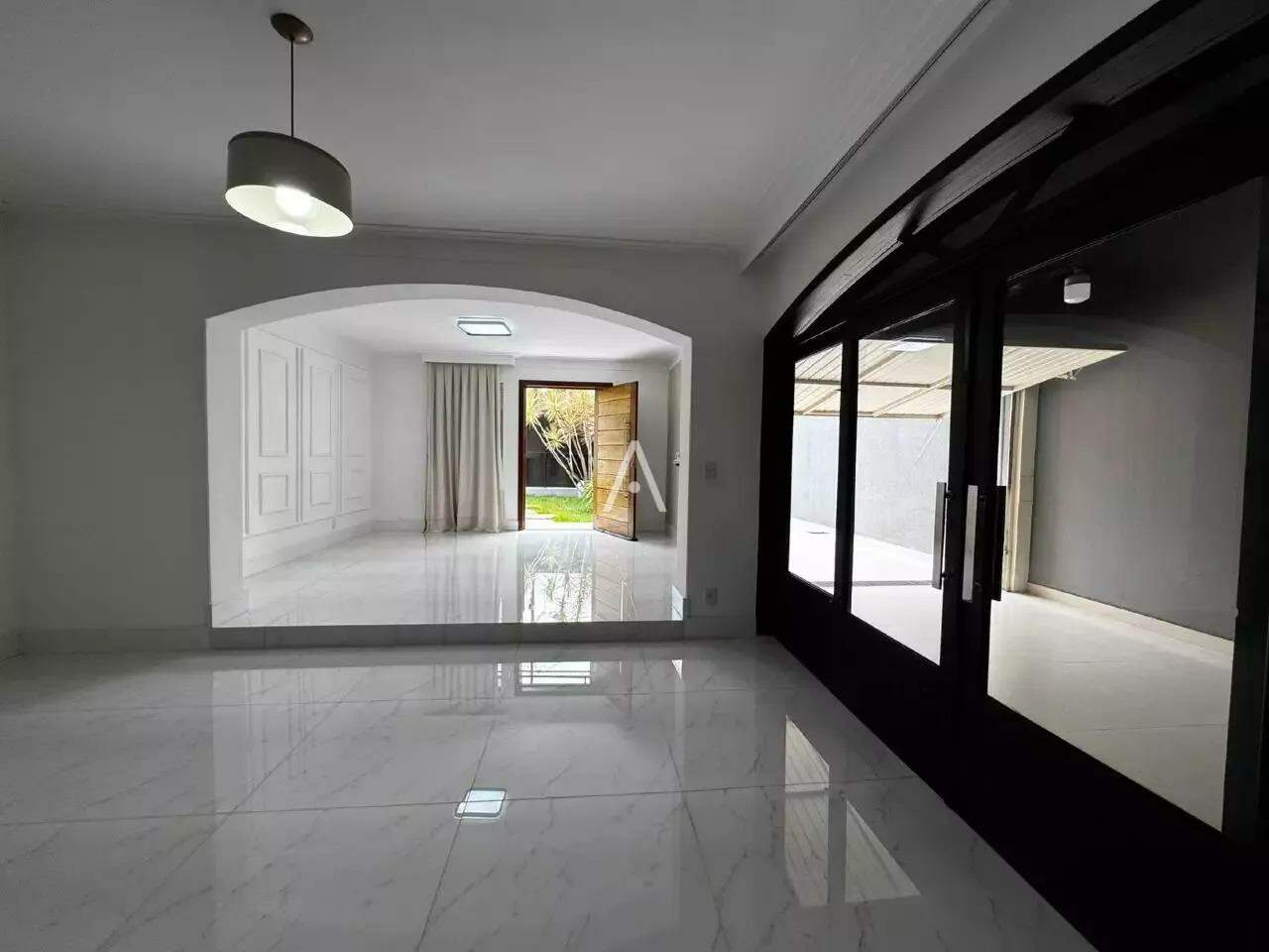 Casa Residencial para à venda no Bairro RECANTO TROPICAL em CASCAVEL: 