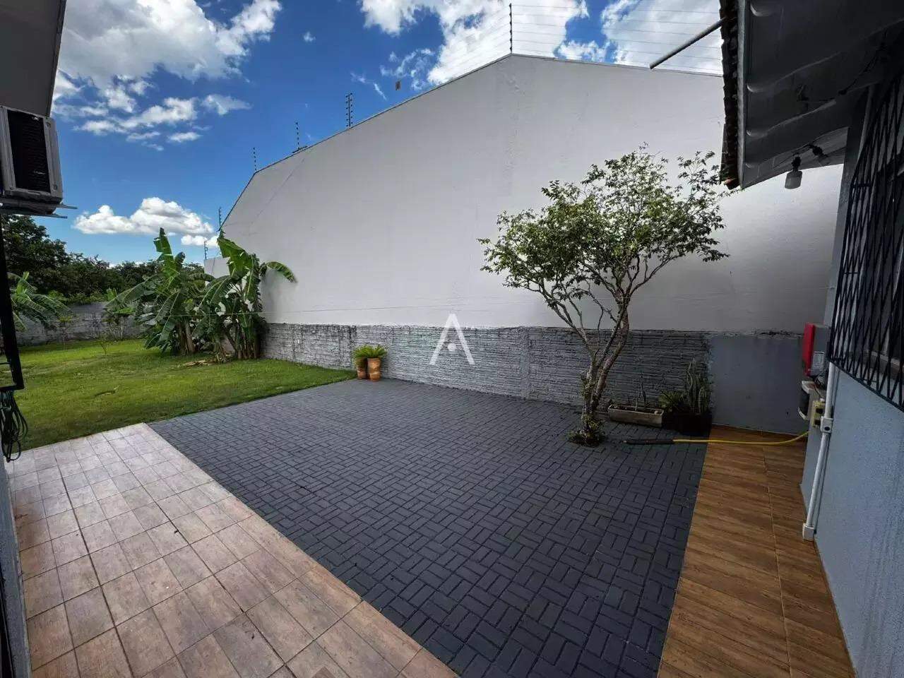 Casa Residencial para à venda no Bairro RECANTO TROPICAL em CASCAVEL: 