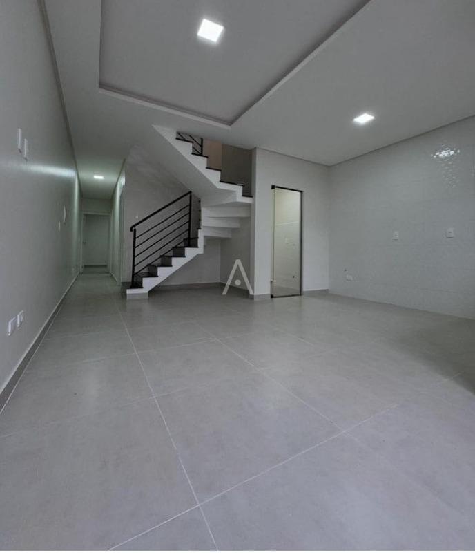 Sobrado para à venda no Bairro CANADA em CASCAVEL: 