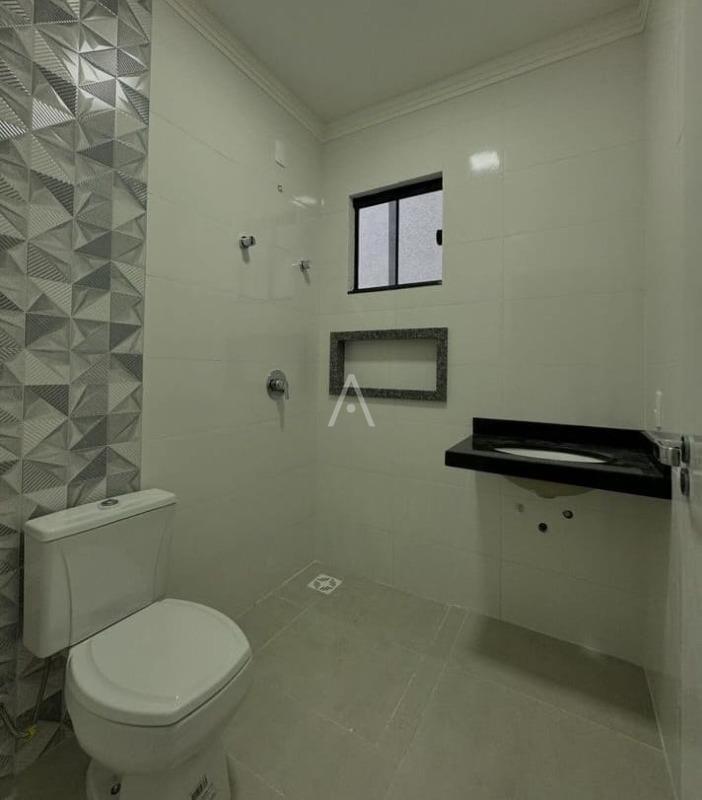 Sobrado para à venda no Bairro CANADA em CASCAVEL: 