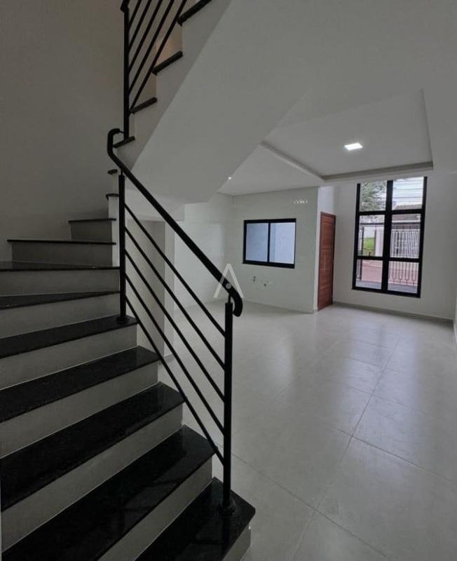 Sobrado para à venda no Bairro CANADA em CASCAVEL: 