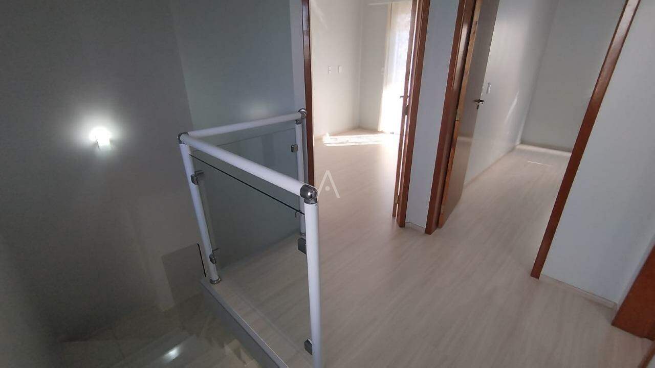 Sobrado para à venda no Bairro JARDIM GISELA em TOLEDO: 