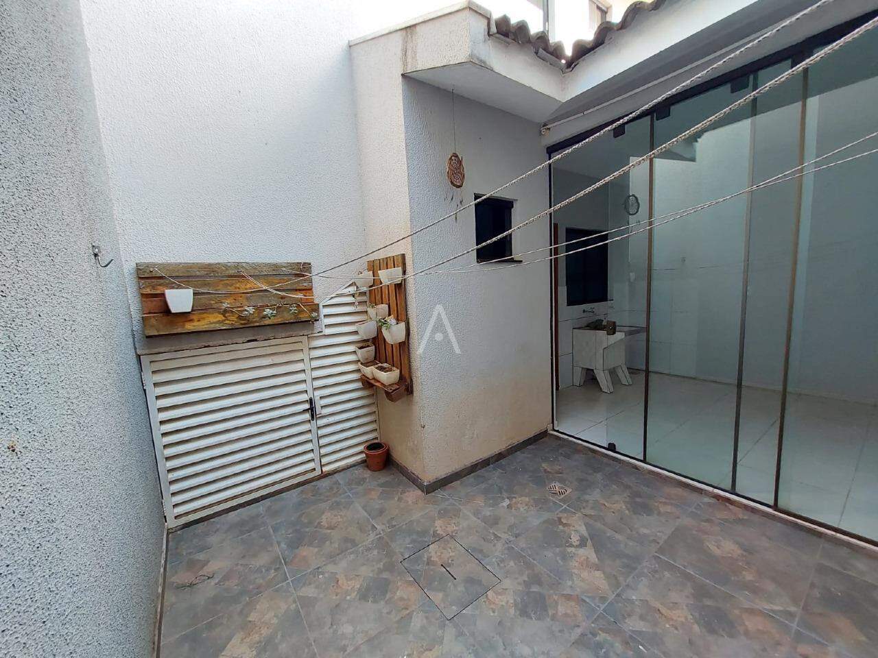 Sobrado para à venda no Bairro JARDIM GISELA em TOLEDO: 