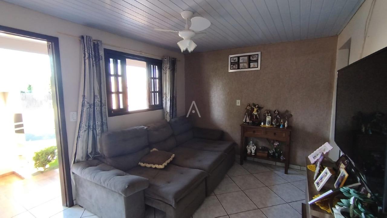 Casa Residencial para à venda no Bairro Vila Pioneiro em TOLEDO: 