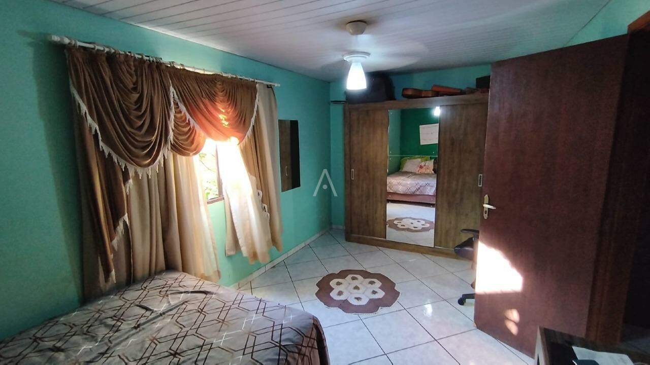 Casa Residencial para à venda no Bairro Vila Pioneiro em TOLEDO: 