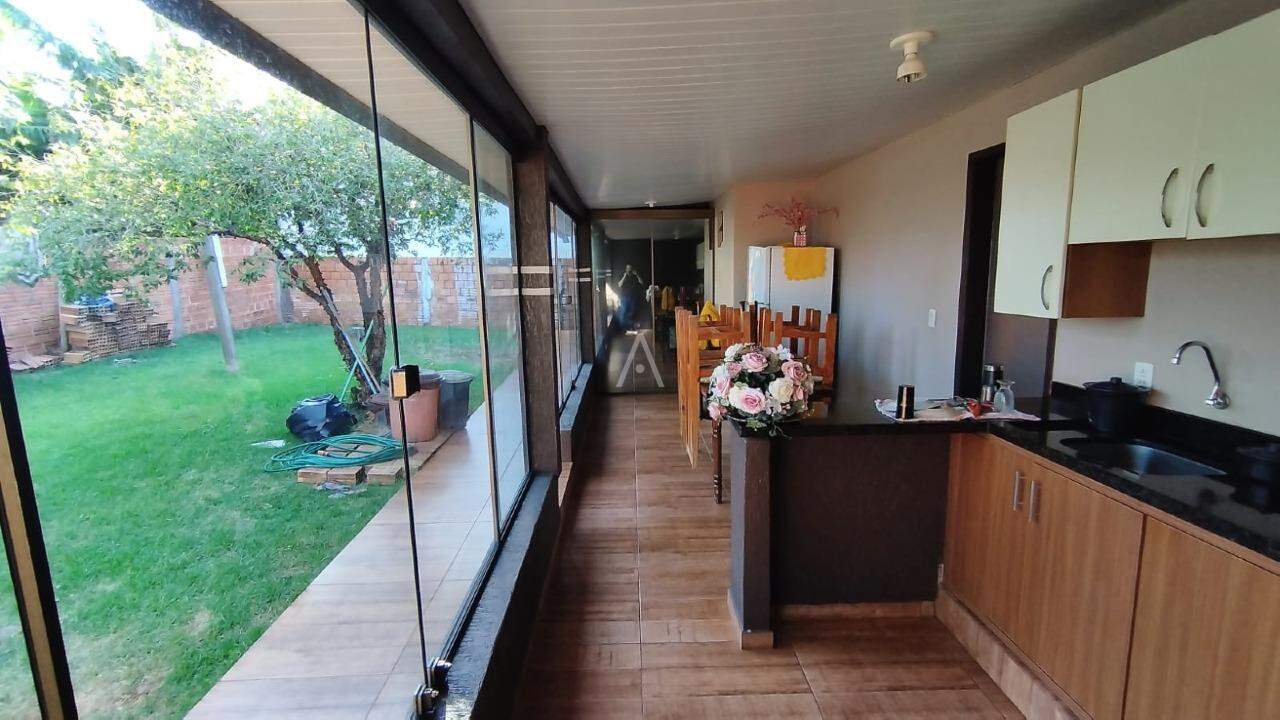 Casa Residencial para à venda no Bairro Vila Pioneiro em TOLEDO: 