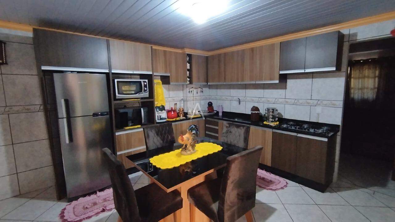 Casa Residencial para à venda no Bairro Vila Pioneiro em TOLEDO: 