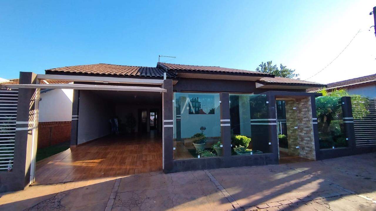 Casa Residencial para à venda no Bairro Vila Pioneiro em TOLEDO: 