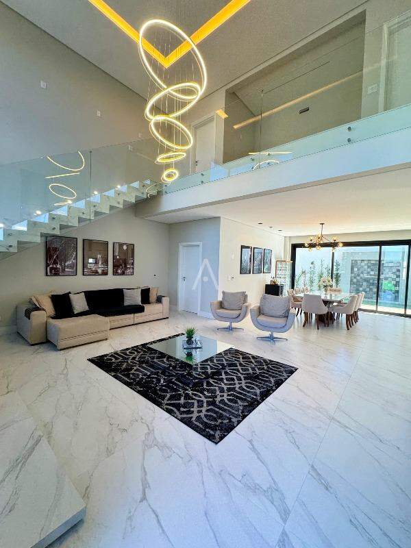 Sobrado para à venda no Bairro FAG em CASCAVEL: 