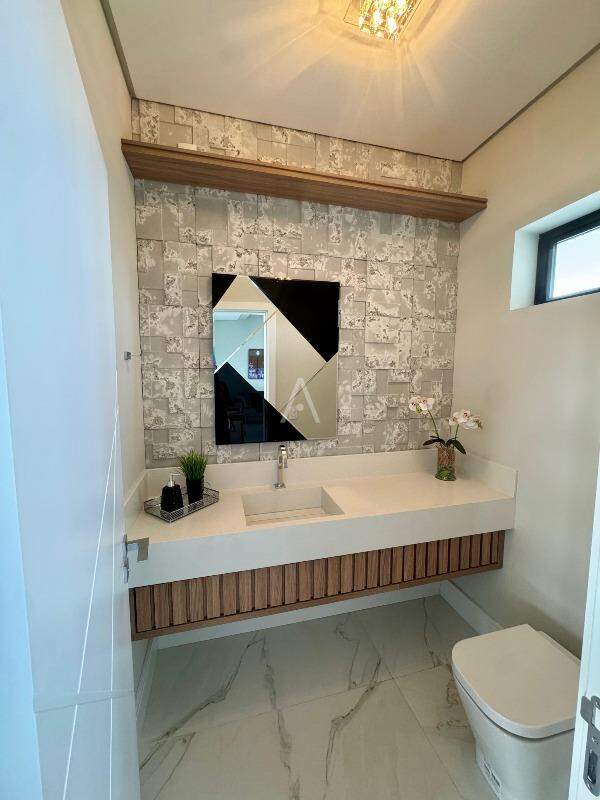 Sobrado para à venda no Bairro FAG em CASCAVEL: 