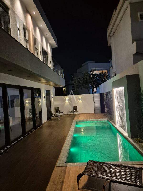 Sobrado para à venda no Bairro FAG em CASCAVEL: 