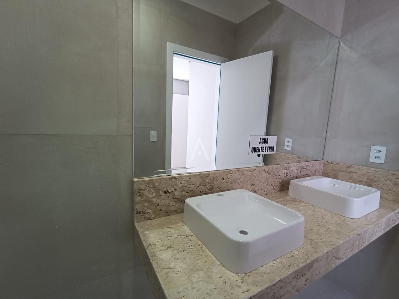 Sobrado para à venda no Bairro TROPICAL III em CASCAVEL: 