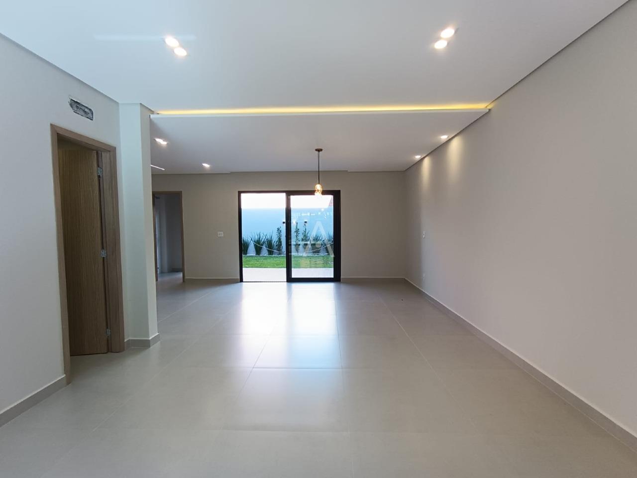 Sobrado para à venda no Bairro TROPICAL III em CASCAVEL: 