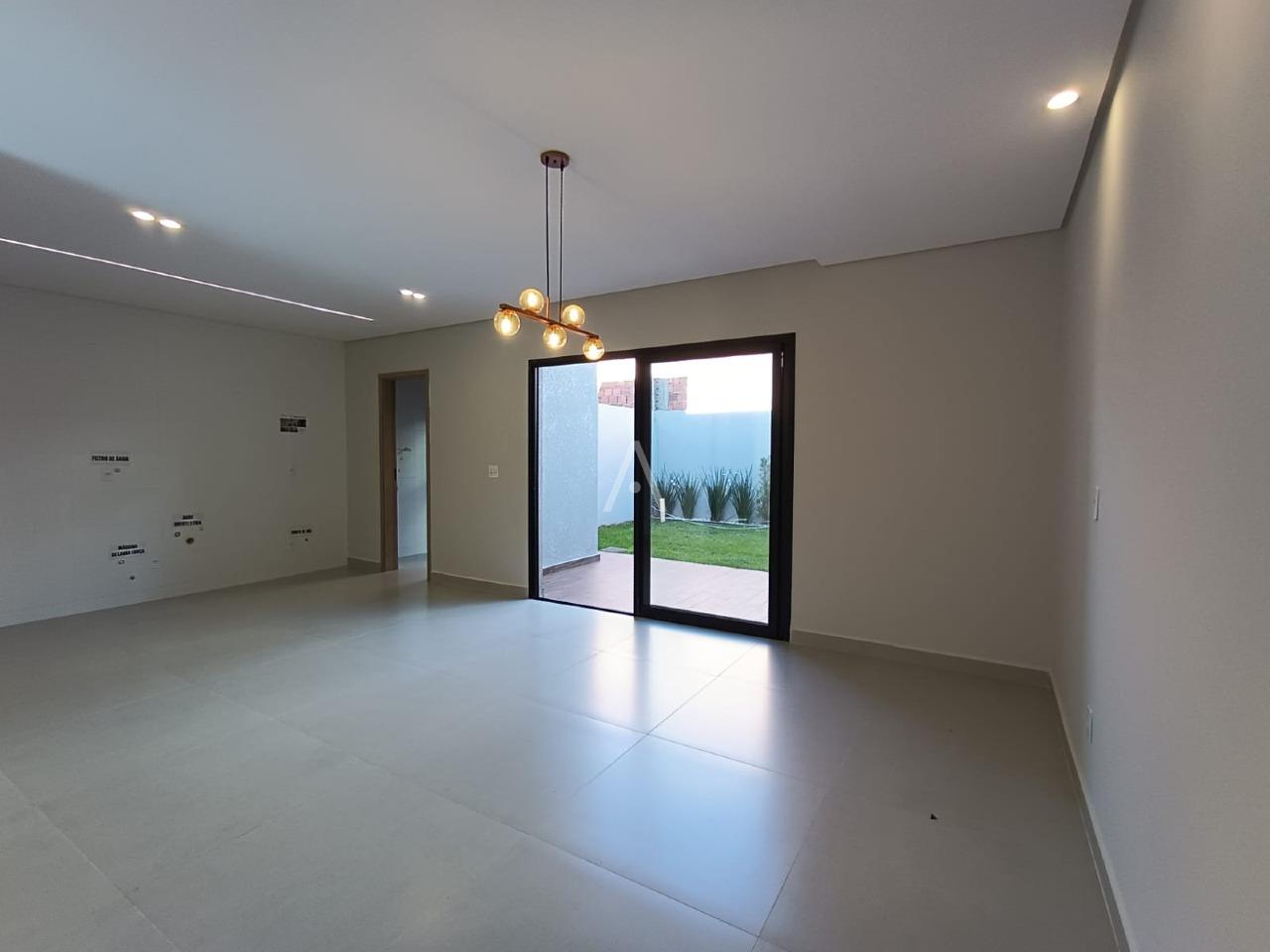 Sobrado para à venda no Bairro TROPICAL III em CASCAVEL: 