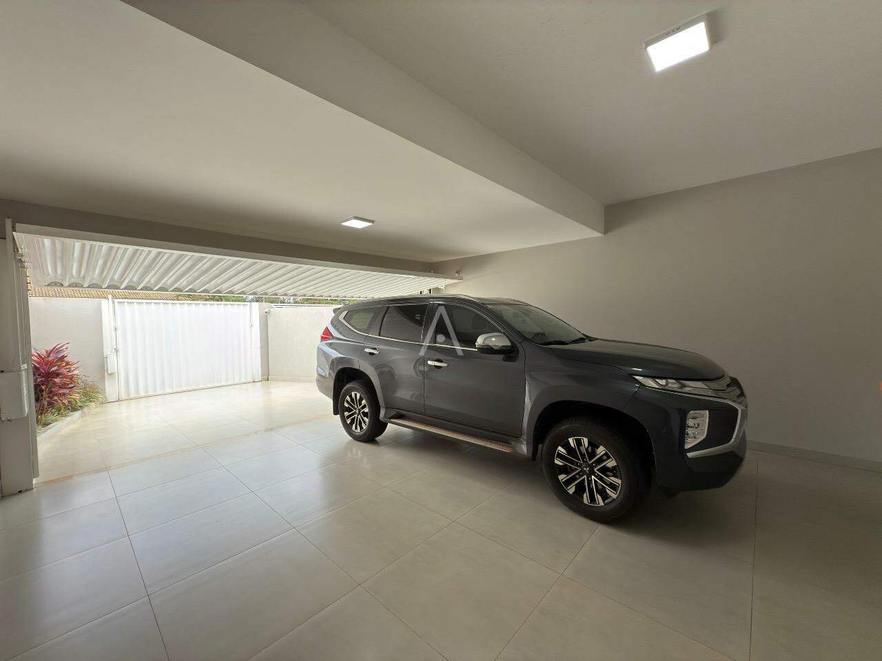 Sobrado para à venda no Bairro RECANTO TROPICAL em CASCAVEL: 